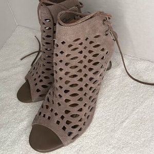 Joie Size 7.5 Tan Suede Laser Cut Ankle Wrap Heels